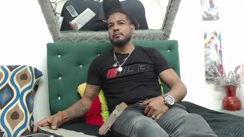 Snapshot of blade_foxx chatting on January 3, 4:44 am Richard online show from January 3, 4:44 am