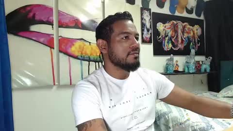 Snapshot of blade_foxx chatting on January 18, 5:31 am Richard online show from January 18, 5:31 am