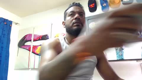 Snapshot of blade_foxx chatting on February 17, 1:21 pm Richard online show from February 17, 1:21 pm