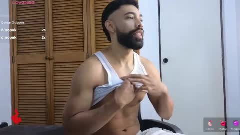 blade_miller_ online show from May 31, 12:34 pm