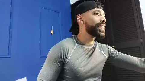 blade_miller_ online show from June 13, 12:14 pm