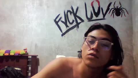 Snapshot of blade_sensual chatting on November 25, 5:07 am blade_sensual online show from November 25, 5:07 am