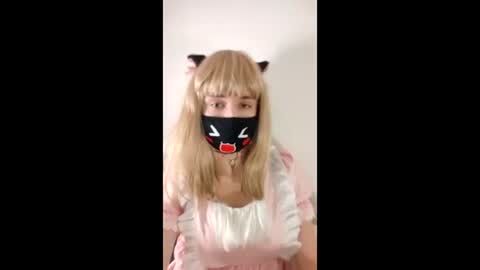 Snapshot of blairebellia chatting on December 17, 2:23 pm blairebellia online show from December 17, 2:23 pm