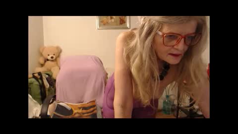 Snapshot of blairfort chatting on December 3, 3:32 pm blairfort online show from December 3, 3:32 pm