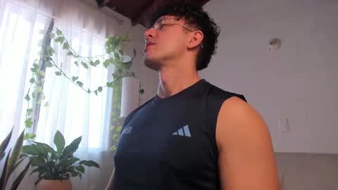 Snapshot of blake_levi chatting on March 22, 5:38 pm Blake Levi Independent Model online show from March 22, 5:38 pm