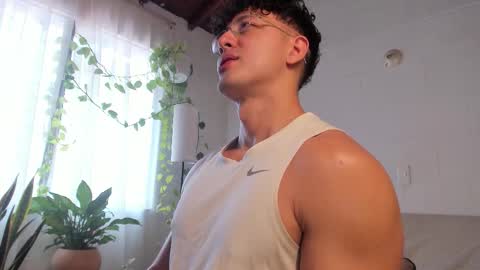 Snapshot of blake_levi chatting on March 26, 5:18 pm Blake Levi Independent Model online show from March 26, 5:18 pm