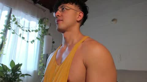 Snapshot of blake_levi chatting on April 15, 6:59 pm Blake Levi Independent Model online show from April 15, 6:59 pm