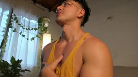 Snapshot of blake_levi chatting on April 15, 7:58 pm Blake Levi Independent Model online show from April 15, 7:58 pm
