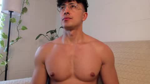 Snapshot of blake_levi chatting on April 16, 5:47 pm Blake Levi Independent Model online show from April 16, 5:47 pm