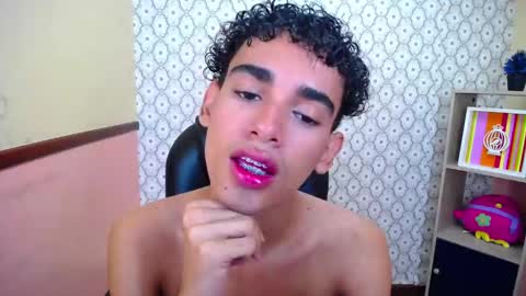 Snapshot of blakelovee chatting on November 19, 7:03 pm blakelovee online show from November 19, 7:03 pm