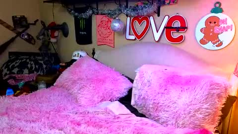 Blakely Morningstar   online show from December 17, 2:22 pm