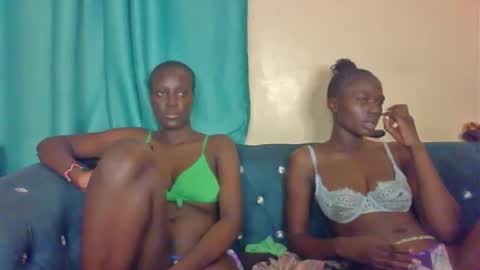 Snapshot of blaq_cherry chatting on December 3, 3:03 am cherry online show from December 3, 3:03 am