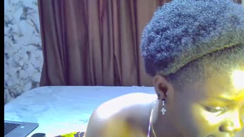 Snapshot of blaq_melanin chatting on November 10, 7:51 am nikky00 online show from November 10, 7:51 am