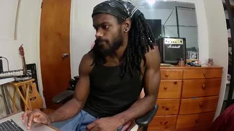 Snapshot of blaqjay chatting on December 5, 2:20 am BlaqJay online show from December 5, 2:20 am