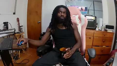 Snapshot of blaqjay chatting on December 14, 2:50 am BlaqJay online show from December 14, 2:50 am