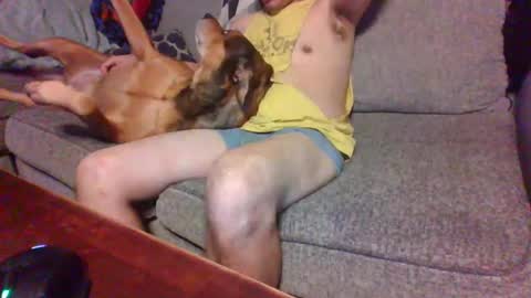 Snapshot of blaw_1321 chatting on November 12, 8:26 am blaw_1321 online show from November 12, 8:26 am