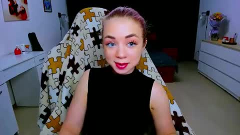 Snapshot of blinkofeyess chatting on February 5, 3:20 pm Nicole online show from February 5, 3:20 pm