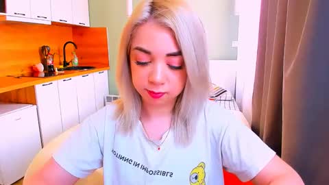 Snapshot of blinkofeyess chatting on February 28, 1:25 pm Nicole online show from February 28, 1:25 pm