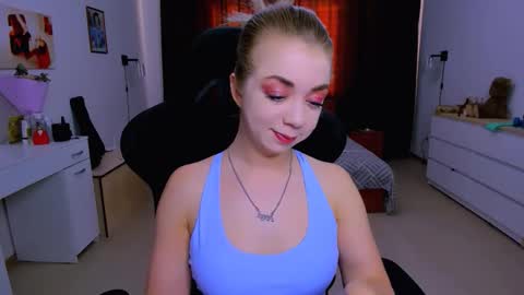 Nicole online show from October 7, 8:11 am