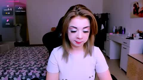 Nicole online show from June 9, 6:47 am