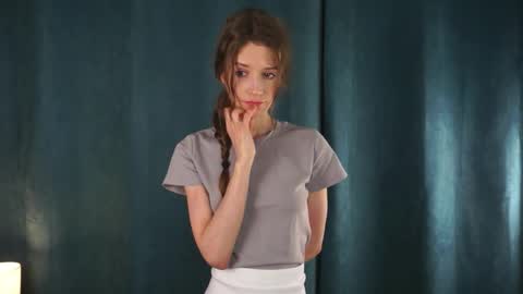 Snapshot of blissemily_ chatting on December 19, 10:33 am Emily online show from December 19, 10:33 am