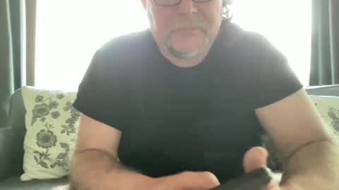 Snapshot of bllyidol chatting on April 1, 6:47 am BlIdoL online show from April 1, 6:47 am