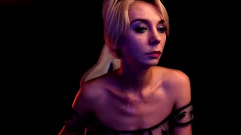 blond_ice_ann online show from July 27, 7:21 pm