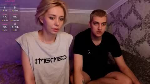 Snapshot of blond_icee chatting on March 24, 8:36 pm Ann and Lion online show from March 24, 8:36 pm