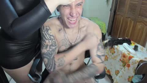 blondandtattooface online show from January 29, 11:41 am