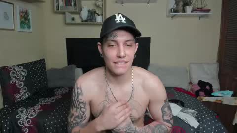 blondandtattooface online show from March 11, 9:02 am