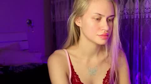 Snapshot of blondblood chatting on March 6, 5:53 pm blondblood online show from March 6, 5:53 pm