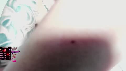 Abril INDEPENDENT MODEL online show from January 31, 10:30 pm