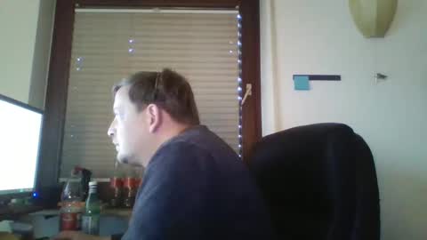 blonde32m online show from December 17, 2:33 pm