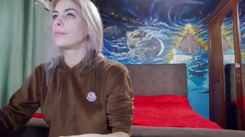 Snapshot of blonde4pasion chatting on January 16, 6:46 am blonde4pasion online show from January 16, 6:46 am