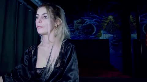 Snapshot of blonde4pasion chatting on March 8, 10:56 pm blonde4pasion online show from March 8, 10:56 pm