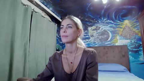 Snapshot of blonde4pasion chatting on September 20, 6:20 pm blonde4pasion online show from September 20, 6:20 pm