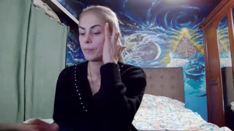 Snapshot of blonde4pasion chatting on November 14, 5:00 pm blonde4pasion online show from November 14, 5:00 pm