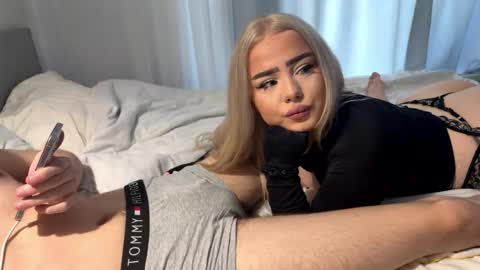 blonde8888 online show from June 7, 3:32 am