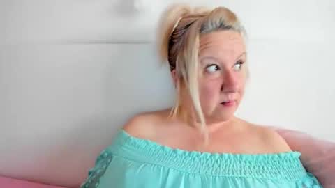 Nicole online show from October 19, 3:12 pm