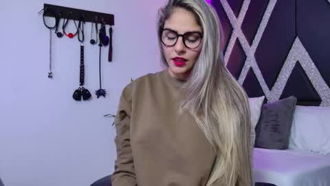 alejandra online show from February 2, 4:44 am