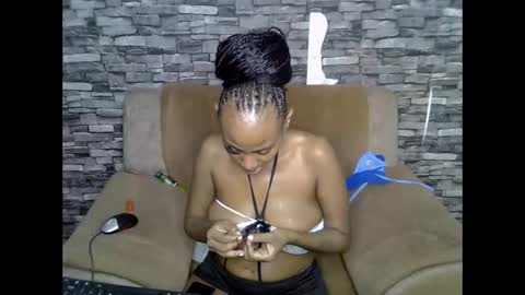 blonde_creamy online show from June 9, 3:07 am