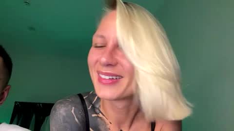 Snapshot of blonde_fuck_couple chatting on May 31, 2:13 pm blonde_fuck_couple online show from May 31, 2:13 pm