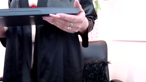 Snapshot of blonde_squirt_ chatting on February 2, 7:30 am blonde_squirt_ online show from February 2, 7:30 am