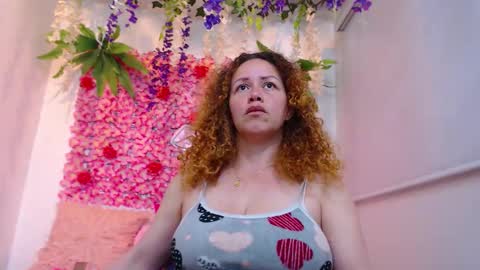 blonde_squirt_ online show from December 21, 6:59 pm