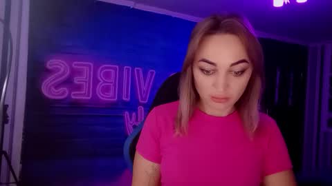 Snapshot of blonde_temptation chatting on September 17, 7:32 am Meryem online show from September 17, 7:32 am