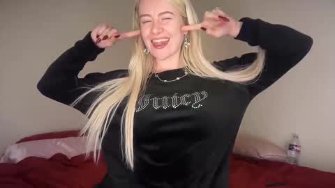 blondebunny999 online show from May 19, 2:18 am
