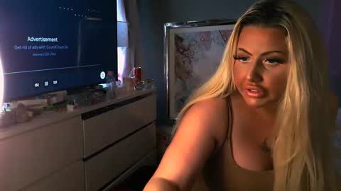 blondedolltia online show from January 11, 2:33 pm