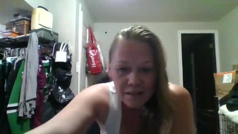 Snapshot of blondetoplease chatting on June 3, 6:38 am blondetoplease online show from June 3, 6:38 am