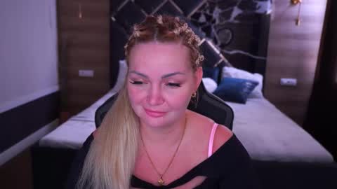 Blonde online show from September 29, 7:46 am