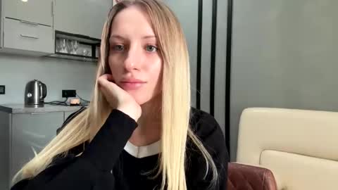 Viktoriia online show from December 15, 6:40 am